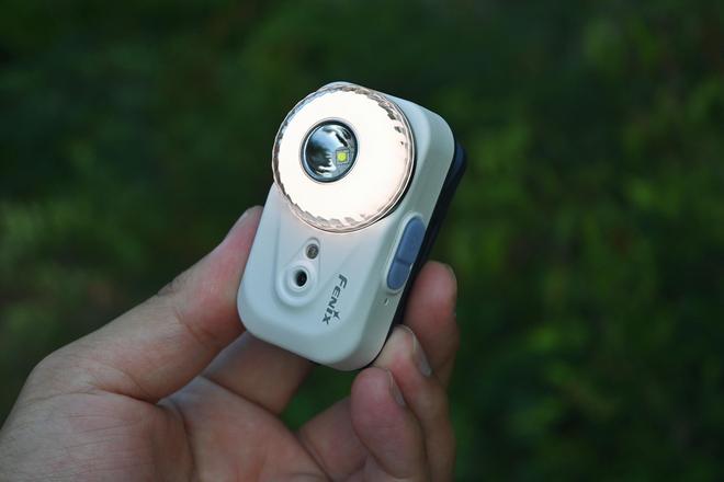 小魔方头灯体验让你爱不释手!瓦力棋牌超轻超能!Fenix(图2) 小魔方头灯体验让你爱不释手!瓦力棋牌超轻超能!Fenix(图2)